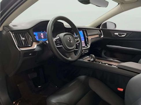 Used 2025 Volvo V60 B5 Cross Country Plus AWD/4WD image 19