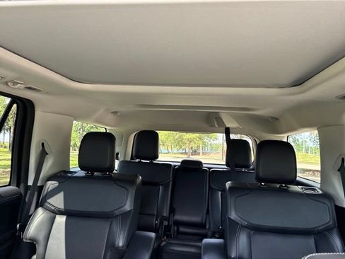 Used 2025 Ford Expedition Platinum AWD/4WD image 34