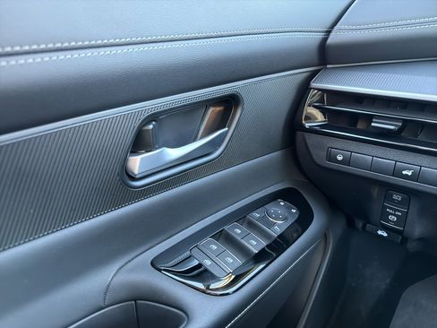 Certified 2025 Nissan Murano SV w/ Cargo Package image 23