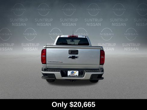 Used 2019 Chevrolet Colorado W/T w/ WT Convenience Package RWD image 4