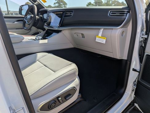 New 2026 Jeep Grand Wagoneer L 4WD image 26