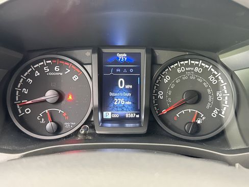 Used 2022 Toyota Tacoma SR w/ SR Convenience Package AWD/4WD image 13