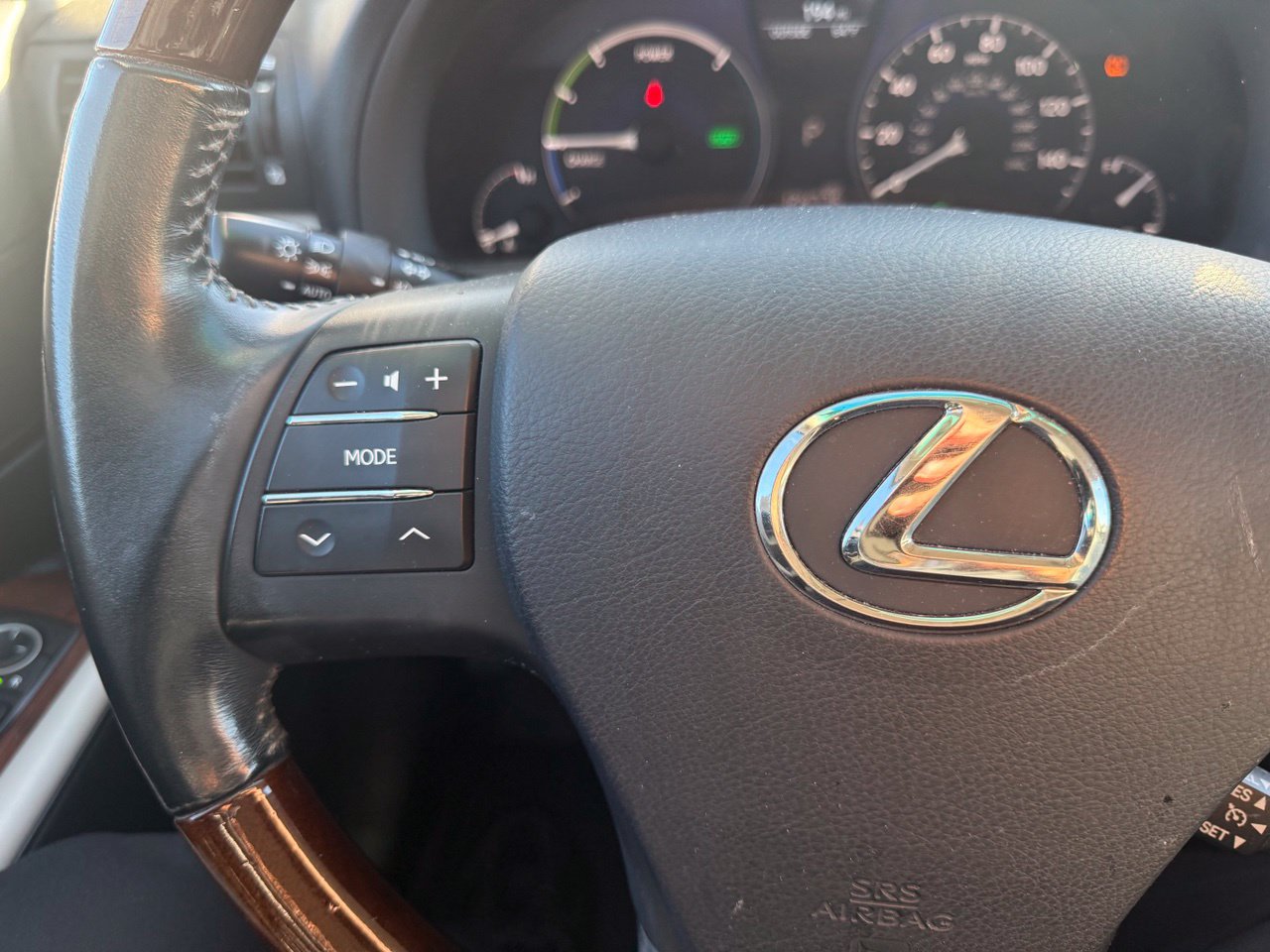 Used 2011 Lexus RX 450h AWD w/ Premium Pkg image 16