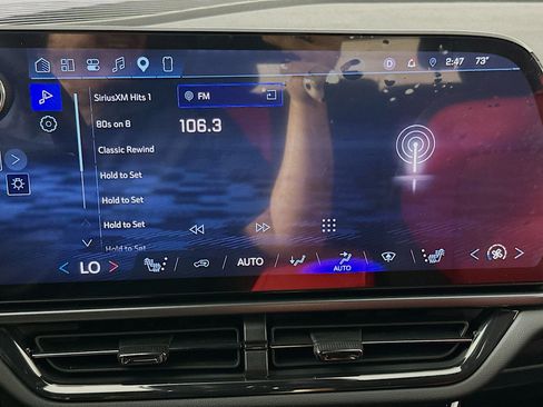 Used 2025 Chevrolet Equinox EV RS FWD image 21