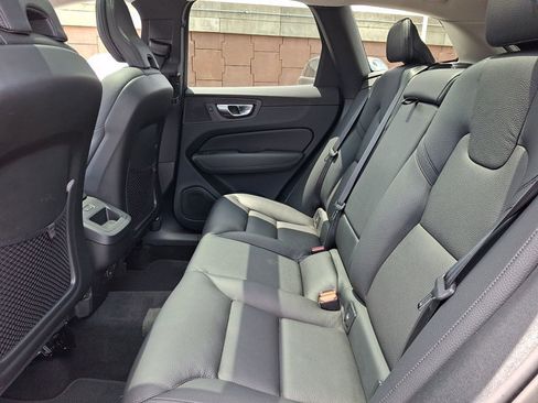 Used 2023 Volvo XC60 B5 Plus w/ Climate Package AWD/4WD image 10
