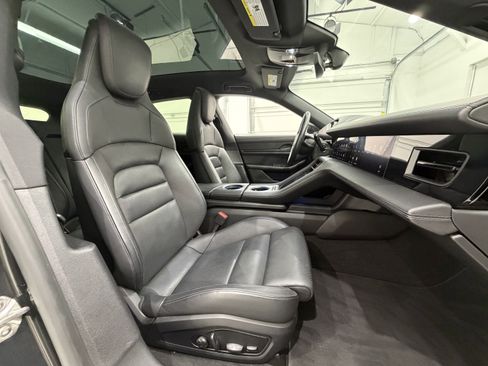 Certified 2022 Porsche Taycan 4 Cross Turismo AWD/4WD image 23