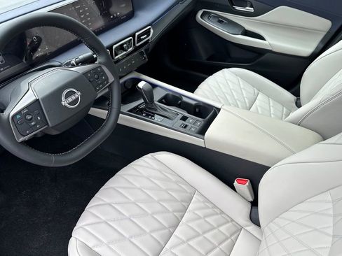New 2026 Nissan Sentra SL w/ Floor Mat Package FWD image 10