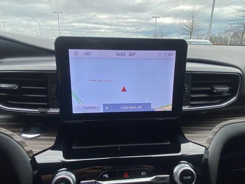 Certified 2022 Ford Explorer Limited w/ Equipment Group 301A image 15