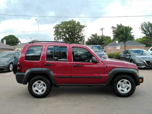 Used 2006 Jeep Liberty Sport RWD image 4