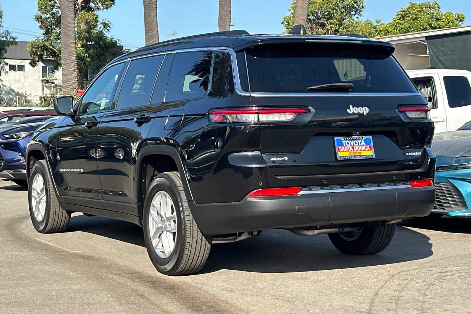 Used 2024 Jeep Grand Cherokee L Laredo w/ Luxury Tech Group I AWD/4WD image 6