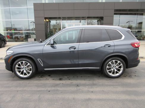 Used 2020 BMW X5 xDrive40i w/ Premium Package image 3