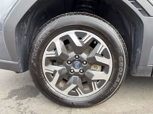 Used 2025 Subaru Forester Premium AWD/4WD image 27