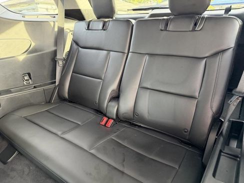 Used 2022 Ford Explorer XLT w/ Equipment Group 202A image 19