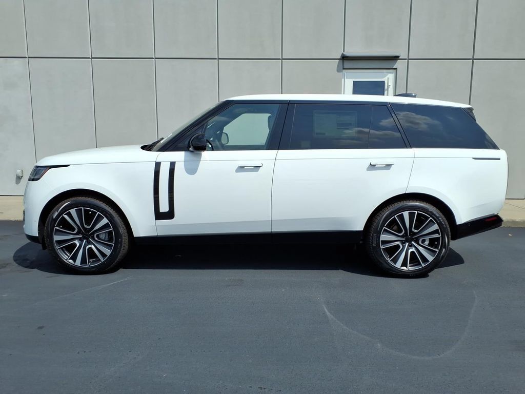 New 2026 Land Rover Range Rover Long Wheelbase SE AWD/4WD image 3