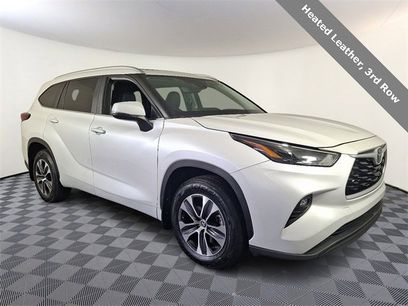 Used 2023 Toyota Highlander XLE