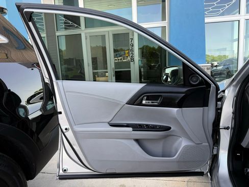 Used 2013 Honda Accord EX image 11