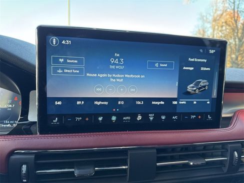 Used 2023 Lincoln Corsair Reserve w/ Equipment Group 202A image 16