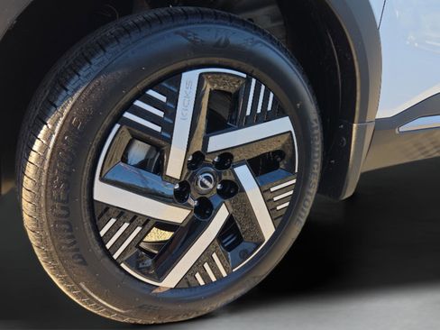 New 2026 Nissan Kicks SV image 9