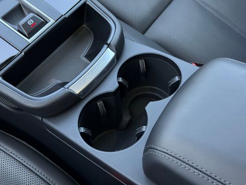 Used 2026 Porsche Macan image 23