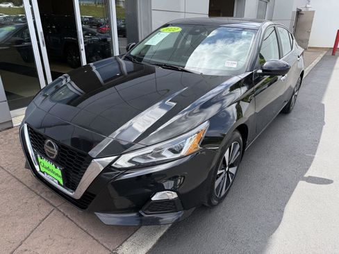 Used 2022 Nissan Altima 2.5 SV AWD/4WD image 2