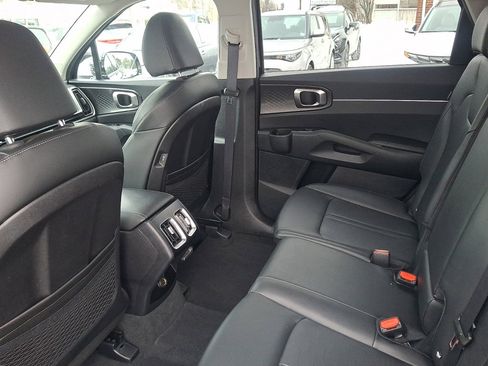 Used 2024 Kia Sorento S image 20