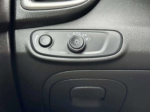 Used 2020 Chevrolet Trax LS image 28