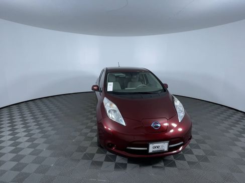 Used 2016 Nissan Leaf SV image 3