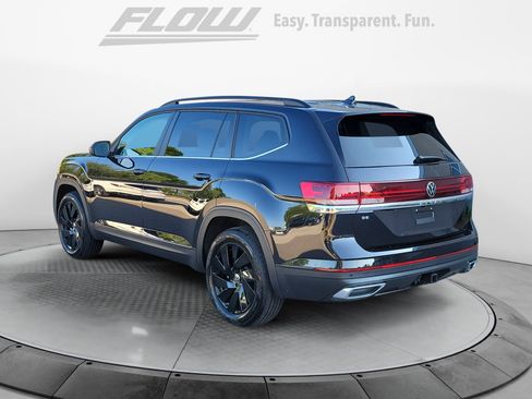 Used 2026 Volkswagen Atlas SE w/ Panoramic Sunroof Package FWD image 6