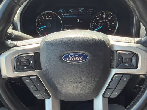 Used 2019 Ford F150 Platinum w/ Equipment Group 701A Luxury AWD/4WD image 9