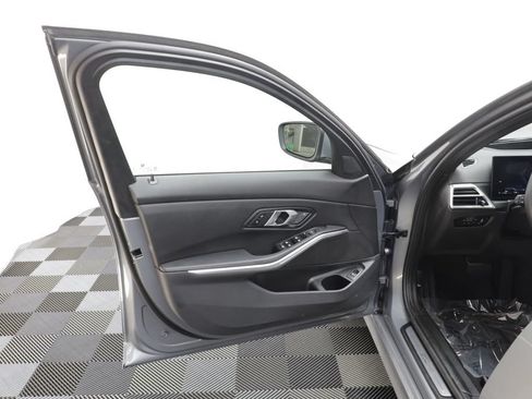 Used 2025 BMW 330i xDrive Sedan AWD/4WD image 5