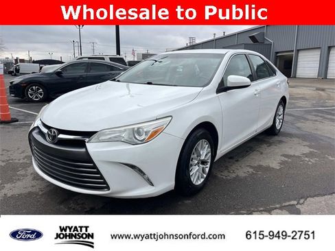 Used 2017 Toyota Camry LE image 7