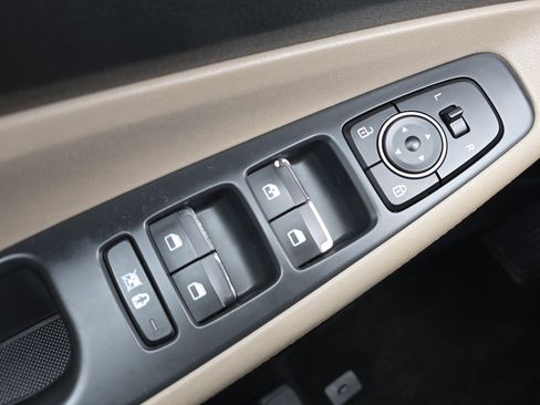 Used 2019 Hyundai Santa Fe SE image 26