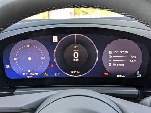New 2025 Porsche Macan 4 Electric AWD/4WD image 16