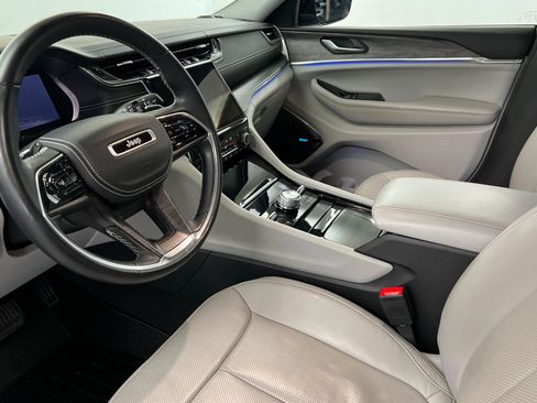 Used 2022 Jeep Grand Cherokee L Overland image 16