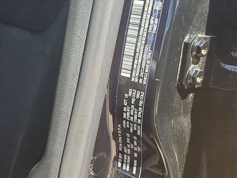 Used 2017 Jeep Renegade Latitude FWD image 17