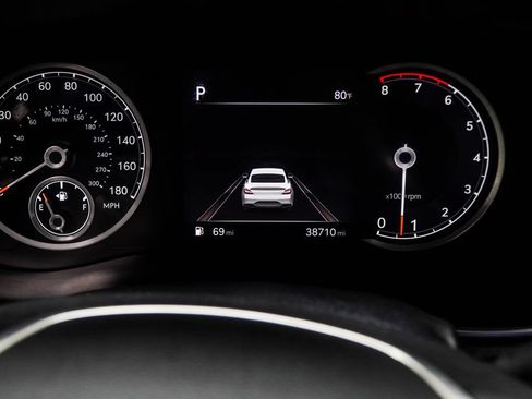 Used 2023 Genesis G70 3.3T RWD image 38