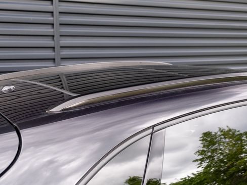 Used 2025 Porsche Macan image 37