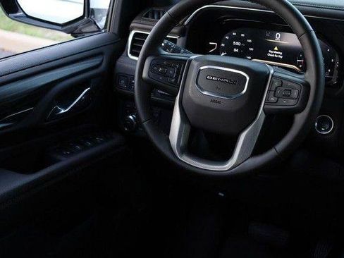 Used 2023 GMC Yukon Denali AWD/4WD image 25