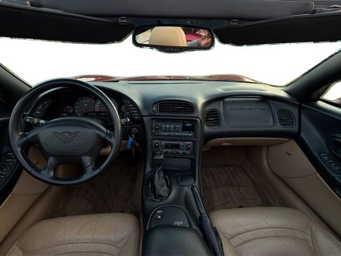 Used 2004 Chevrolet Corvette Convertible w/ Preferred Equipment Group RWD image 19