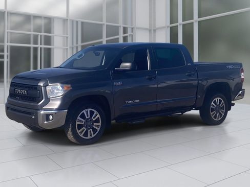 Used 2017 Toyota Tundra SR5 image 3