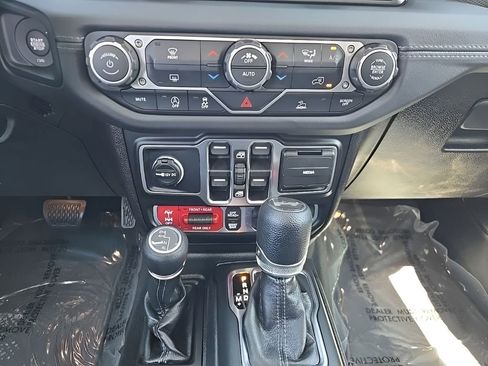 Used 2026 Jeep Wrangler Unlimited Rubicon AWD/4WD image 23