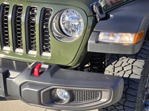 Certified 2023 Jeep Gladiator Rubicon w/ Cold Weather Group image 9