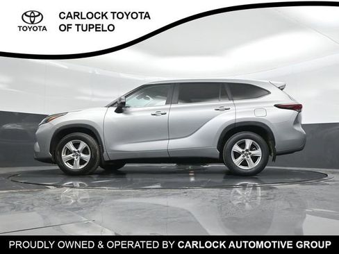 Used 2024 Toyota Highlander LE image 37