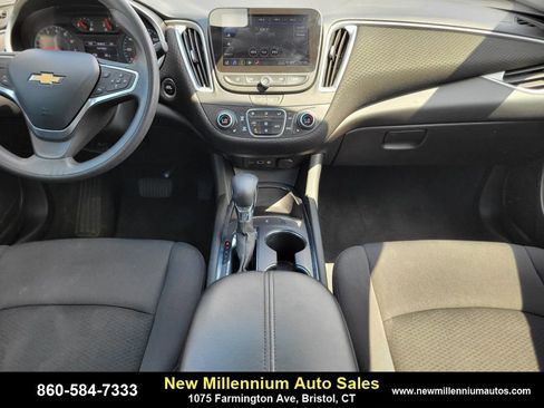 Used 2023 Chevrolet Malibu LT image 14