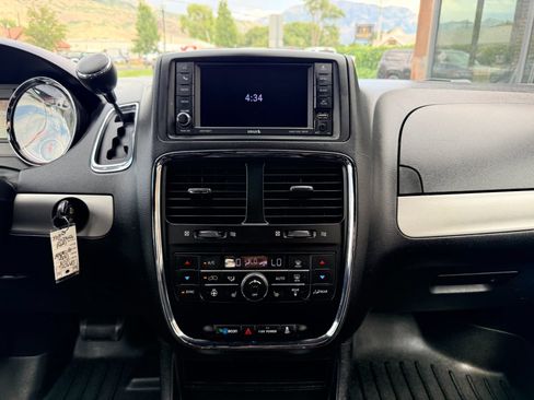 Used 2019 Dodge Grand Caravan GT FWD image 16