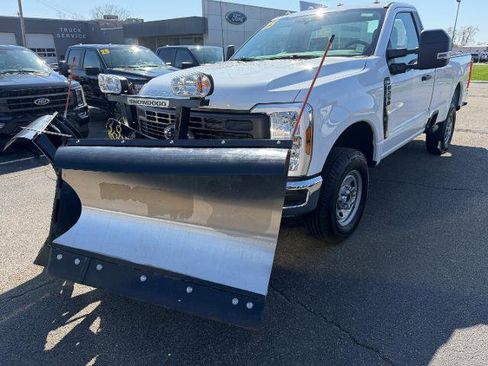 Certified 2025 Ford F250 XL w/ XL Chrome Package AWD/4WD image 4