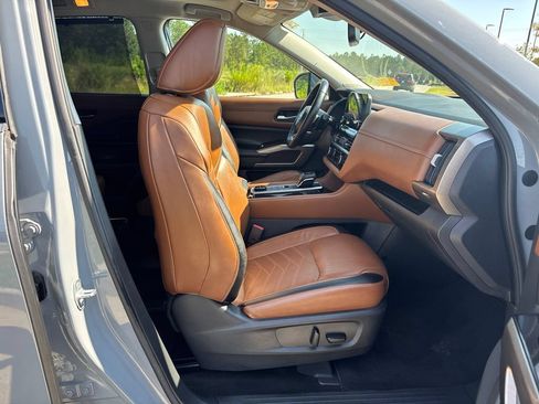 Used 2022 Nissan Pathfinder Platinum w/ Cargo Package AWD/4WD image 52