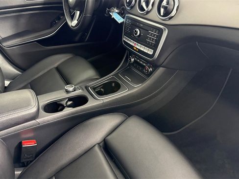 Used 2018 Mercedes-Benz GLA 250 GLA 250 image 18