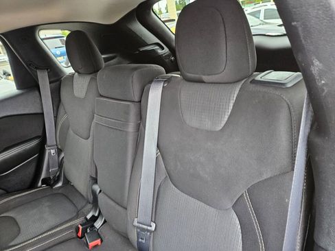 Used 2016 Jeep Cherokee Latitude AWD/4WD image 14