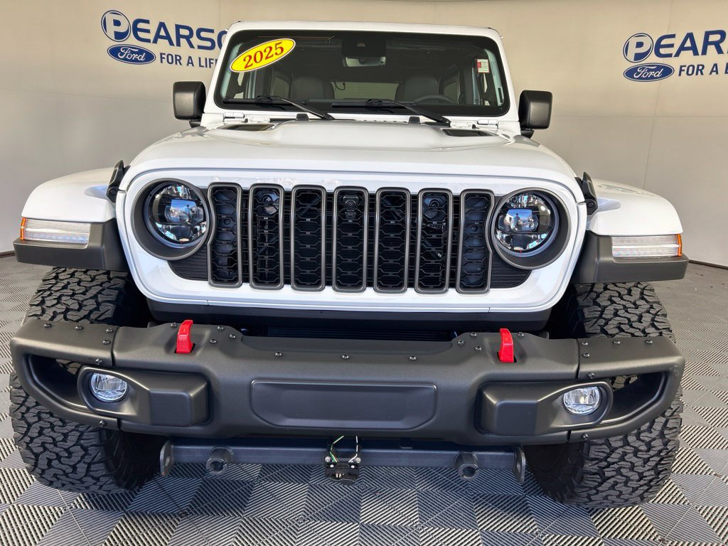 Used 2025 Jeep Wrangler Unlimited Rubicon AWD/4WD image 2